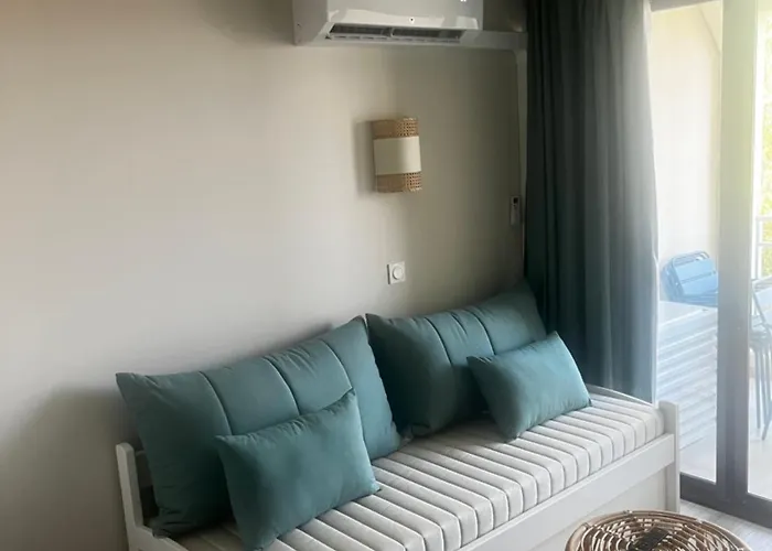 Francia Apartment